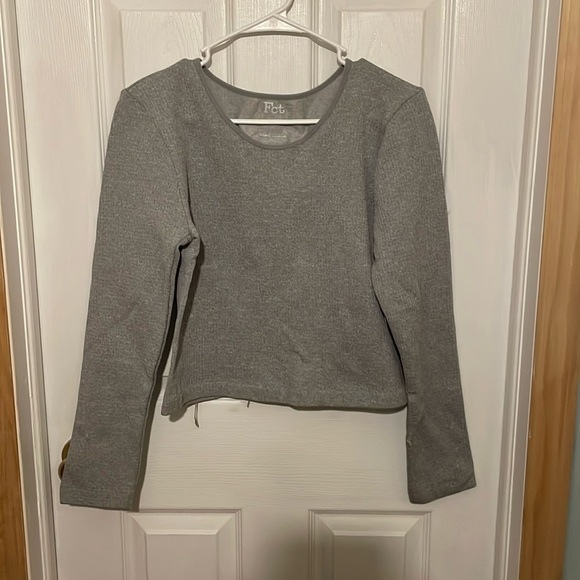 Fact workout long sleeve top.  A2 - Picture 1 of 7